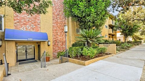 Photo of 355 S Madison Ave #322, Pasadena, CA 91101 (MLS # CV25240510)