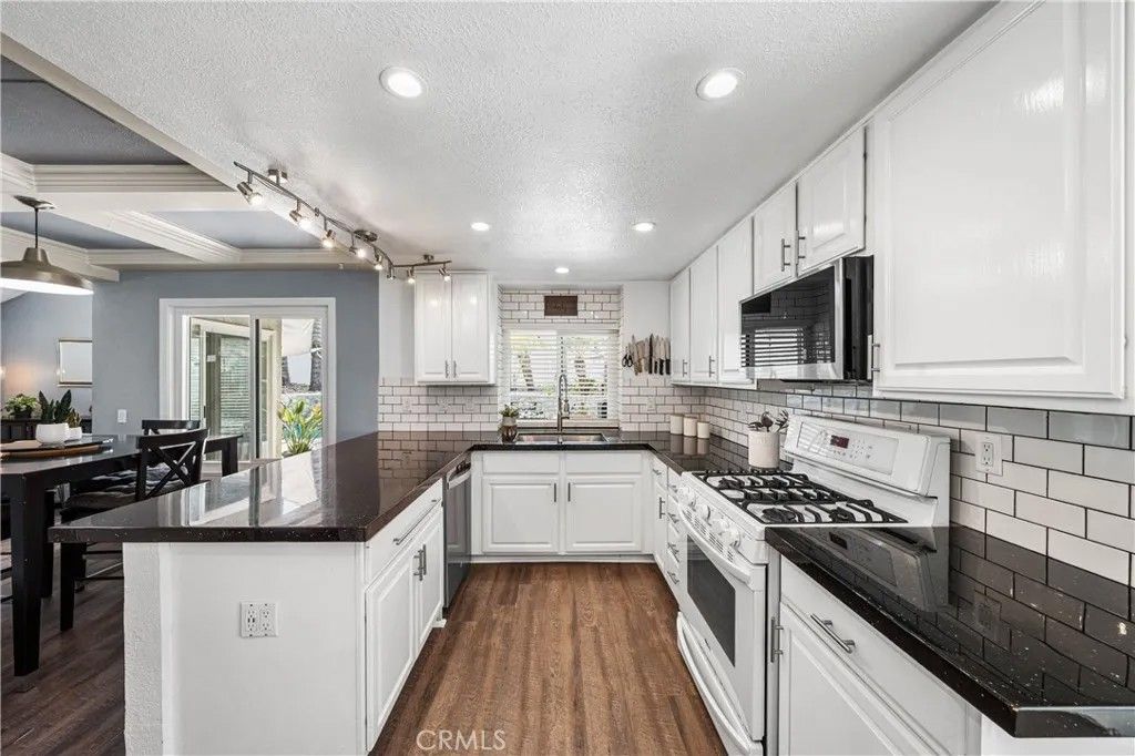 Photo of 27097 Quail Creek Court, Temecula, CA 92591 (MLS # SW26051187)