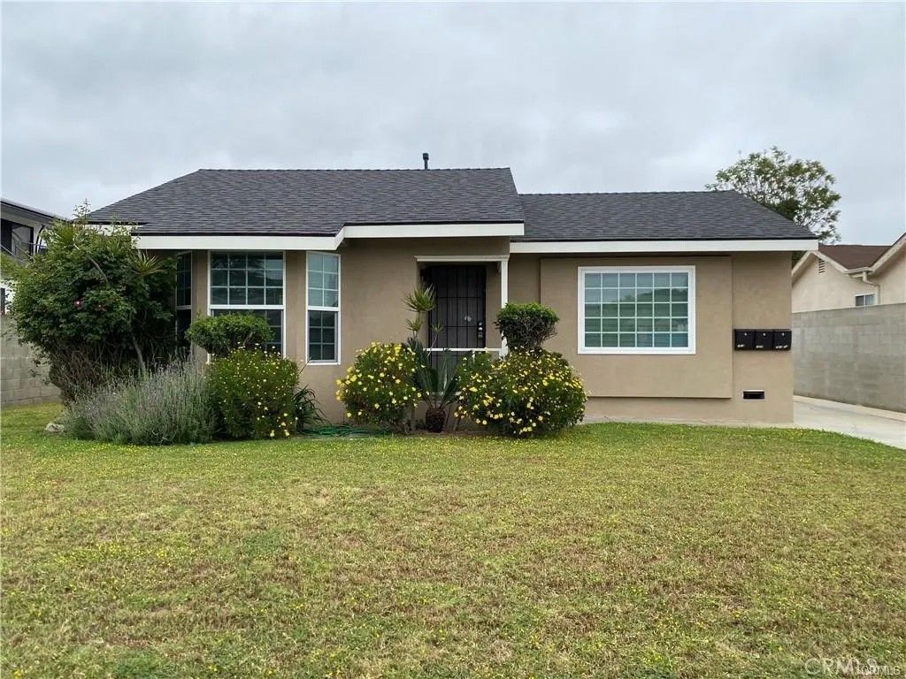 Photo of 1616 W Gardena Blvd, Gardena, CA 90247 (MLS # SB26014132)