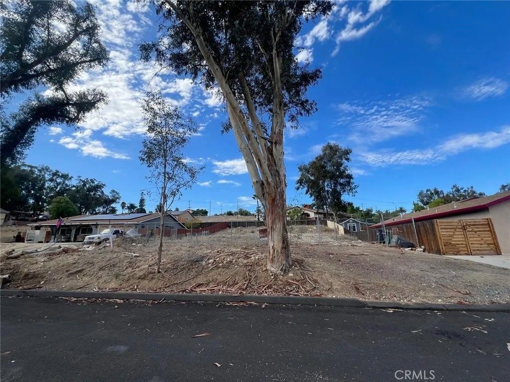 Photo of 0 Pierce, Lake Elsinore, CA 92530 (MLS # AR25255087)