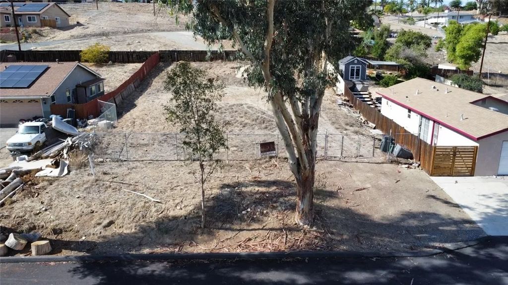 Photo of 0 Pierce, Lake Elsinore, CA 92530 (MLS # AR25255087)