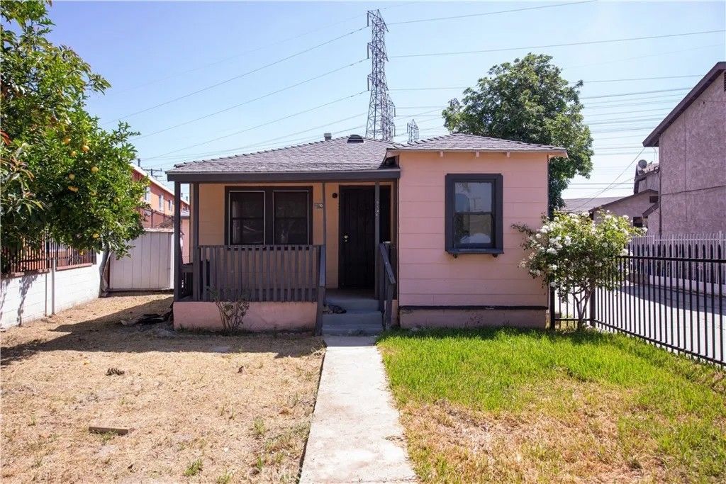 Photo of 8022 Felix Ave, Bell Gardens, CA 90201 (MLS # DW26089419)