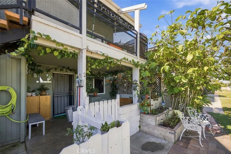 2318 W Greenacre