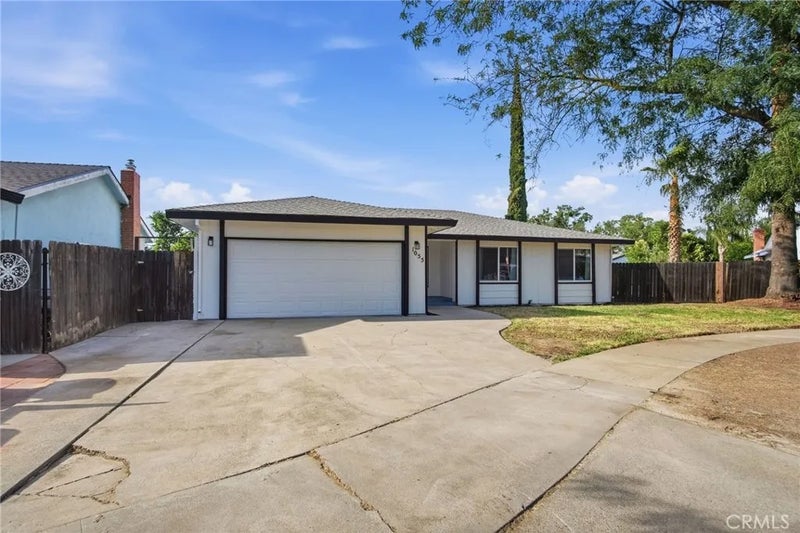 1055 Lees Court
