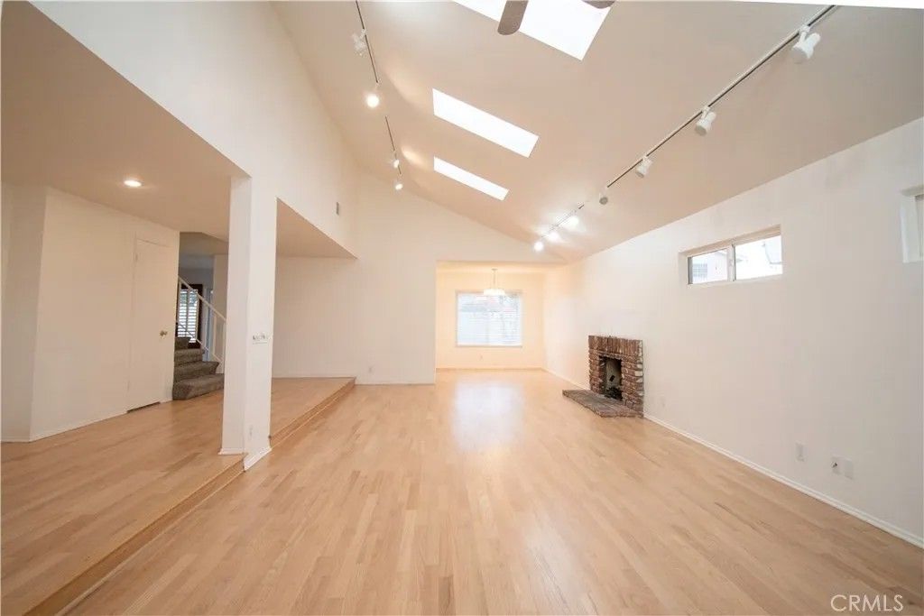 Photo of 3117 S Linda Way, Santa Ana, CA 92704 (MLS # OC25277818)