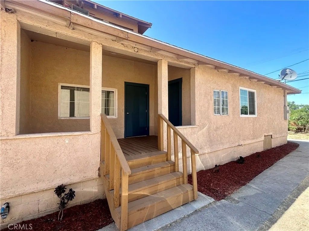 Photo of 128 E 1st St, Buttonwillow, CA 93206 (MLS # PW25278217)