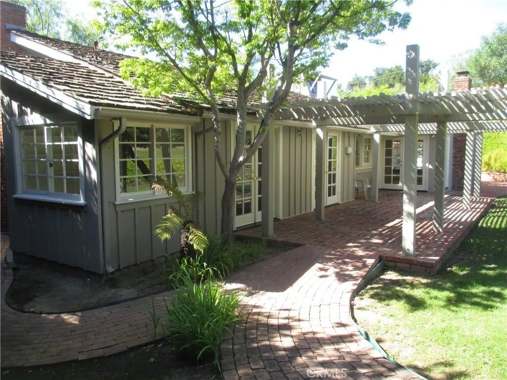 Photo of 1532 Foothill Boulevard, North Tustin, CA 92705 (MLS # OC26074071)