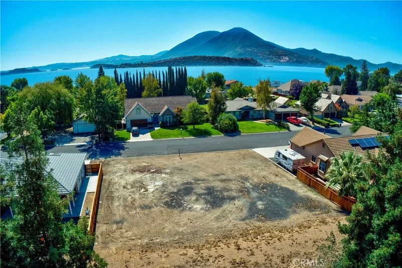 8456 Paradise Valley
