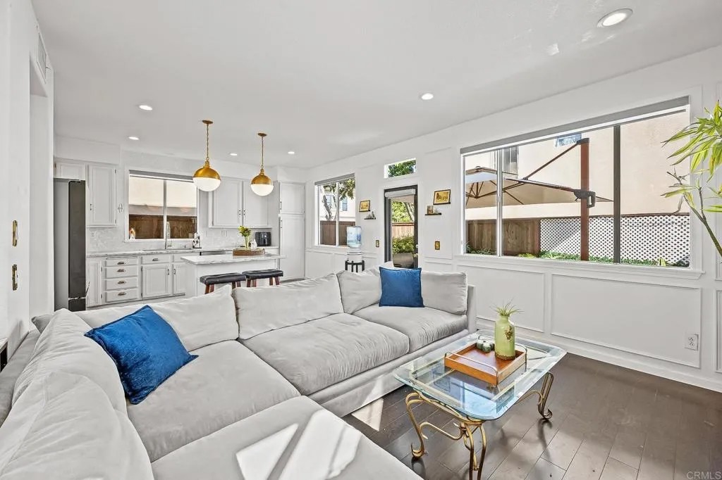 120 Venetia Way