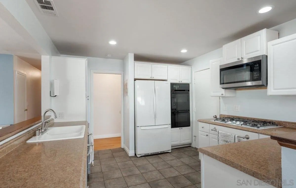 1411 Cornwall
