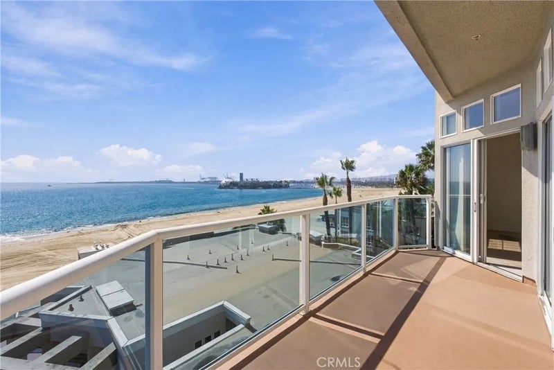 1500 E Ocean 718