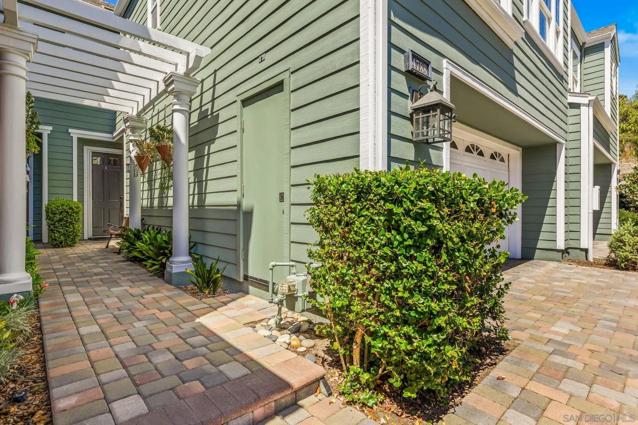 4788 Beachwood