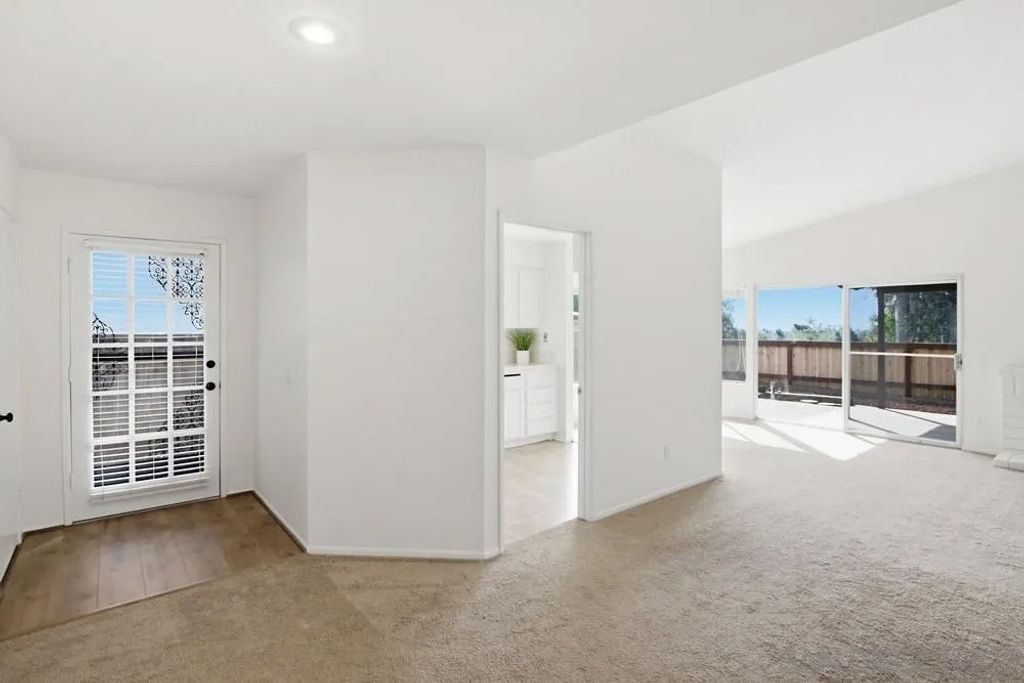 Photo of 321 Skyridge Ln, Escondido, CA 92026 (MLS # 260004906)