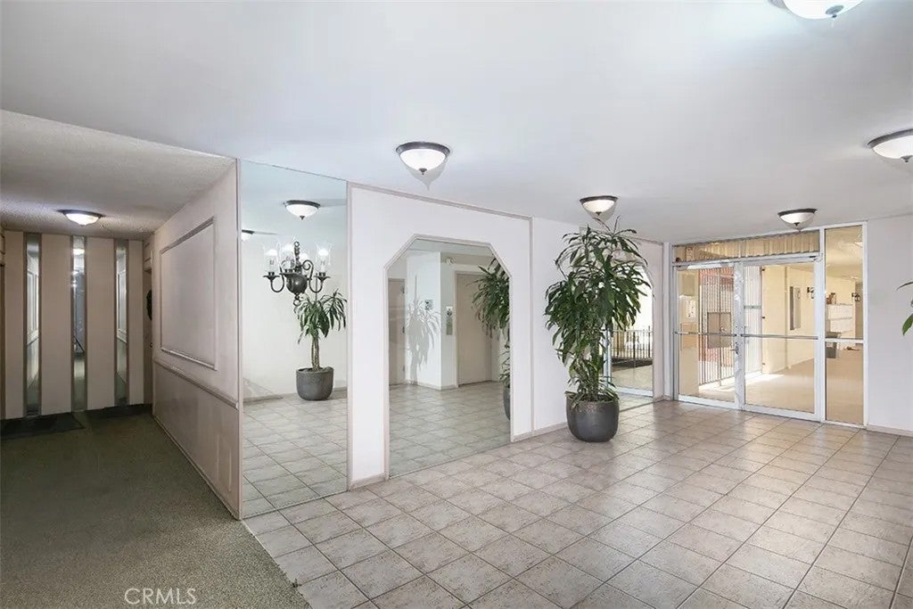 5651 Sumner 109