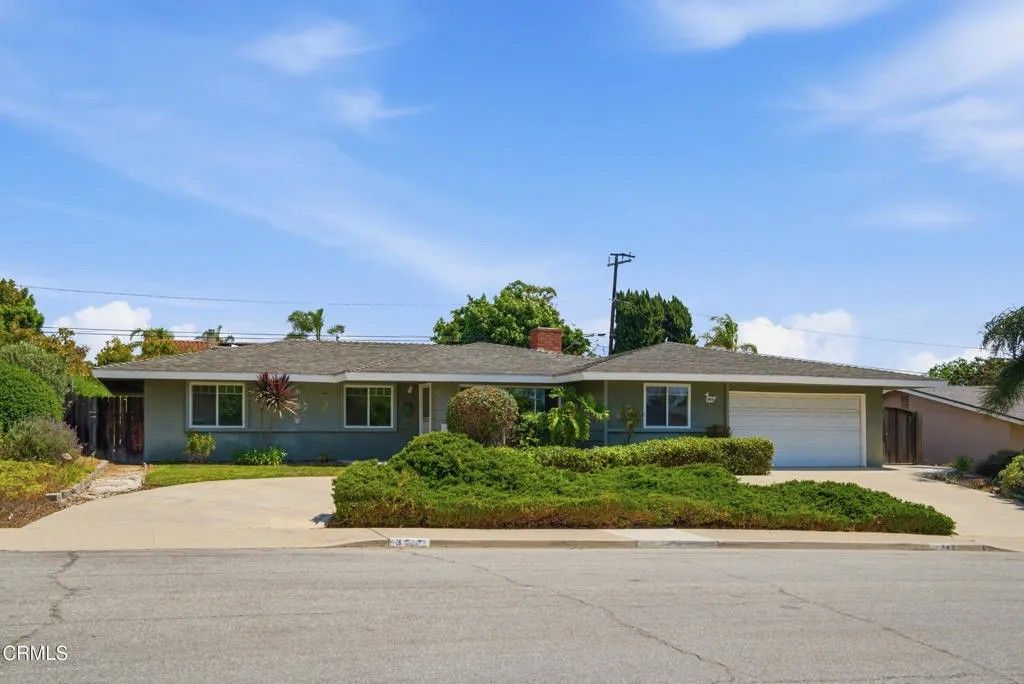 Photo of 342 Gardenia Avenue, Camarillo, CA 93010 (MLS # V1-35754)