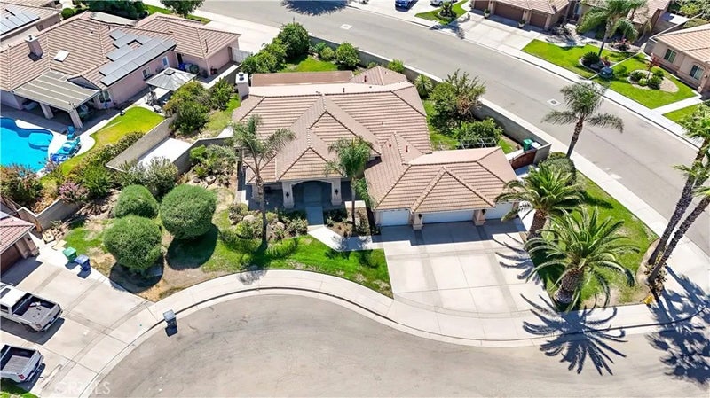 3077 Express Court