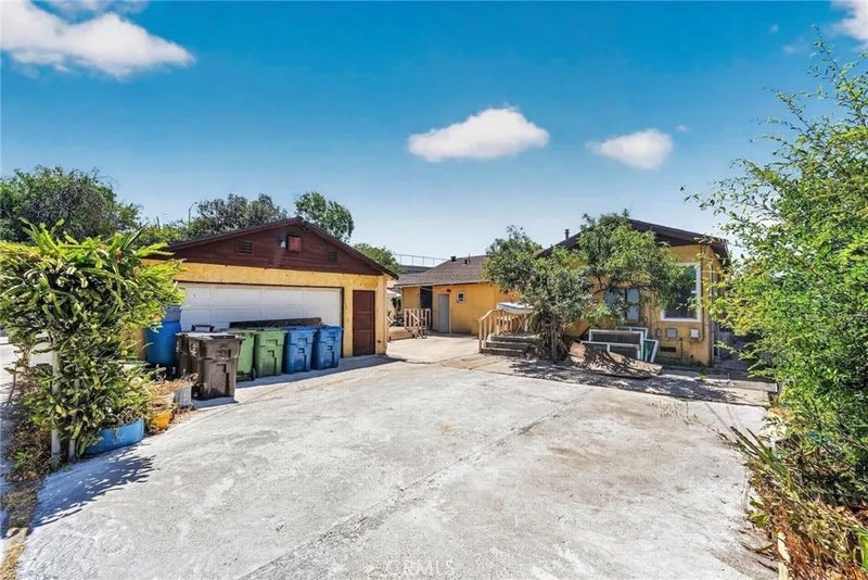 405 E Ramona