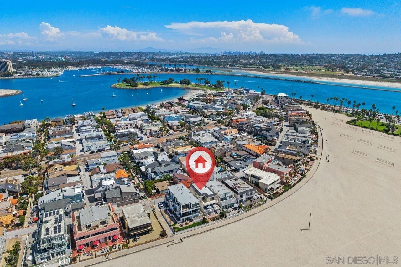 2740 Ocean Front Walk