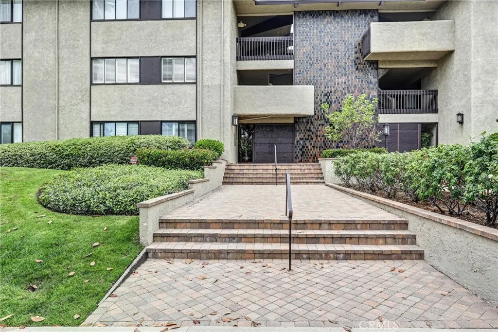 111 S Orange Grove Blvd 307