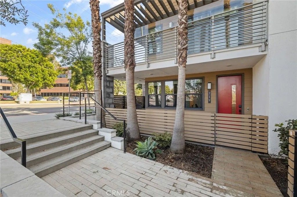 Photo of 719 S Grable CIR, Orange, CA 92868 (MLS # OC26084685)