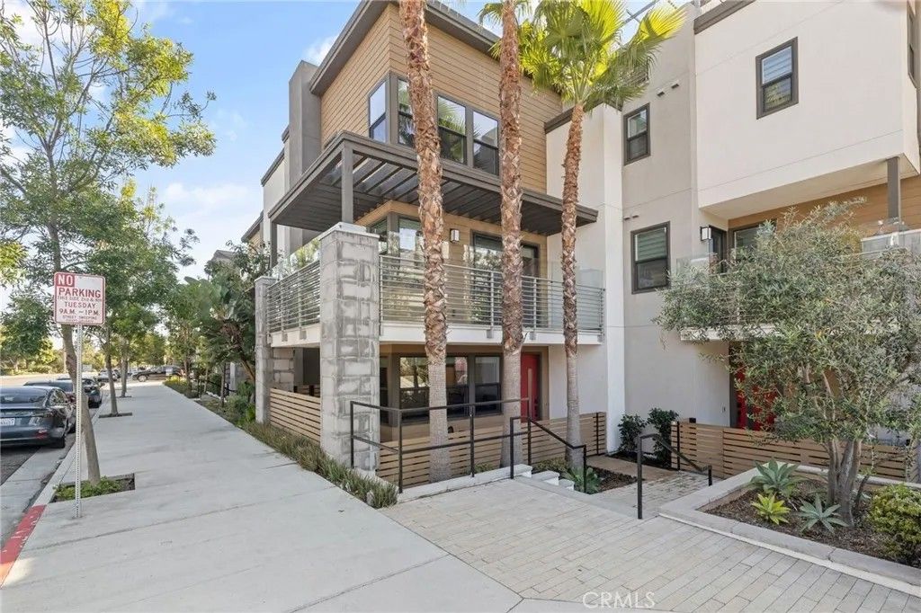 Photo of 719 S Grable CIR, Orange, CA 92868 (MLS # OC26084685)