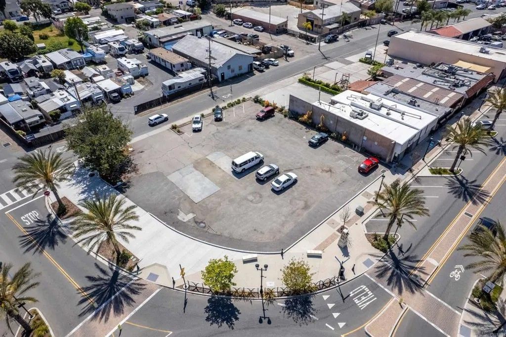 Photo of 745 S Santa Fe Ave, Vista, CA 92083 (MLS # NDP2604200)