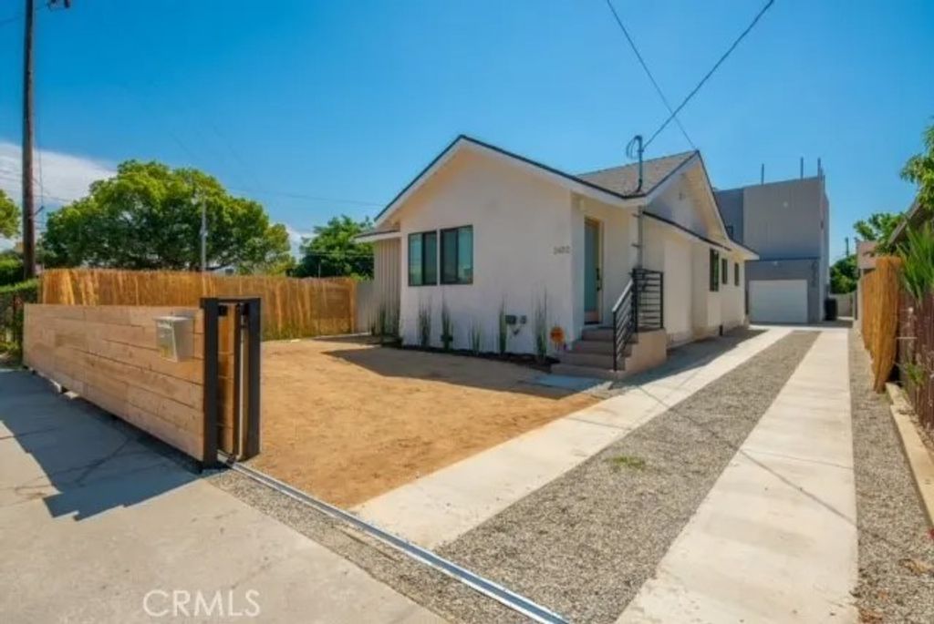 Photo of 2672 Newell, Los Angeles, CA 90039 (MLS # WS25253863)