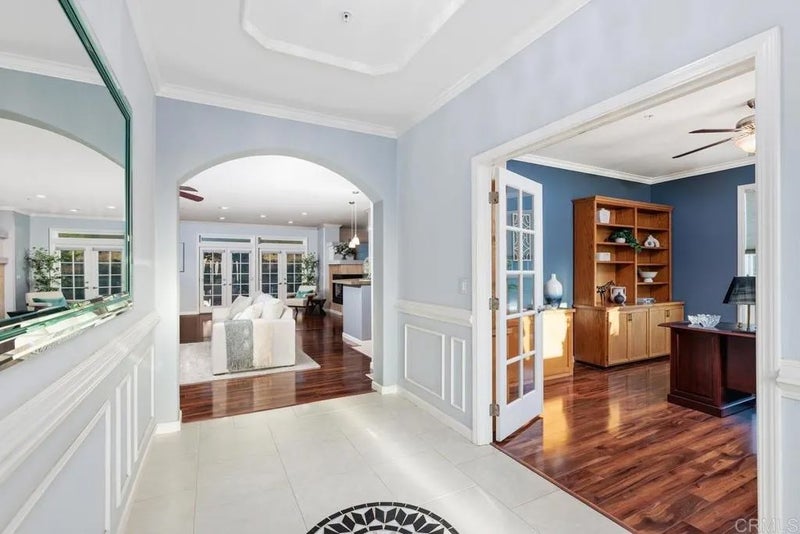 212 Acropolis Way