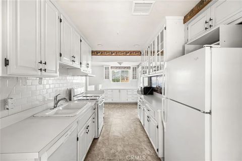 Tiny photo for 201 Monte Vista, Hemet, CA 92544 (MLS # SW25247077)