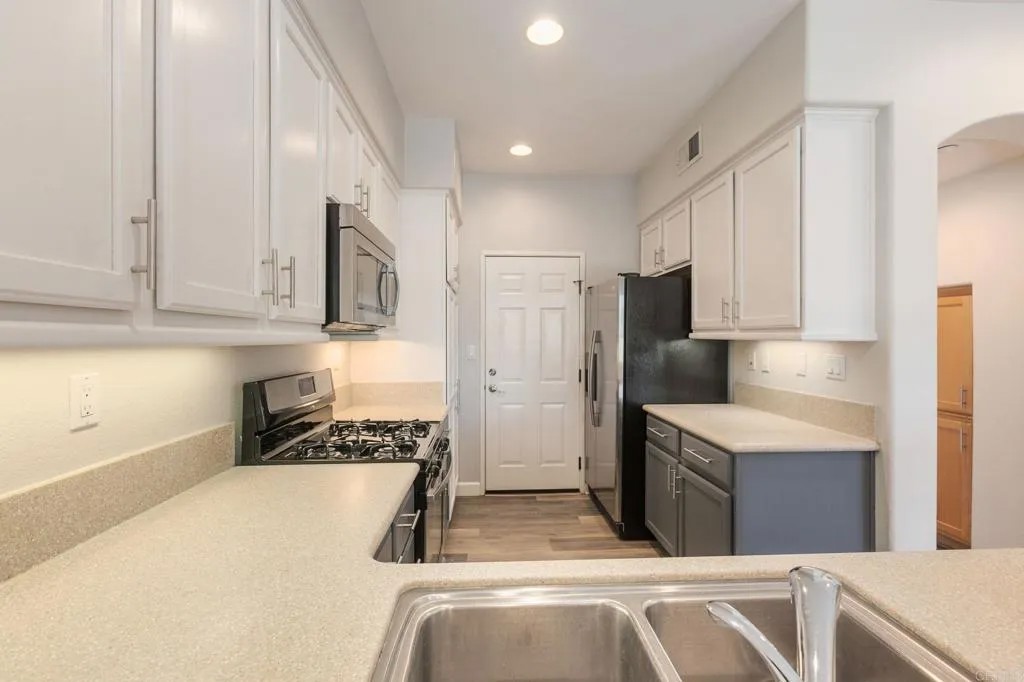 1241 Highbluff Avenue