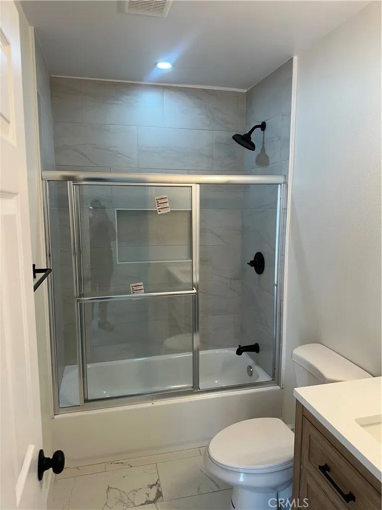 244 E 10th
