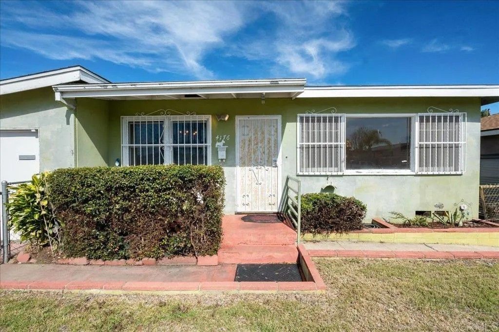 Photo of 4176 Epsilon Street, San Diego, CA 92113 (MLS # NDP2601886)
