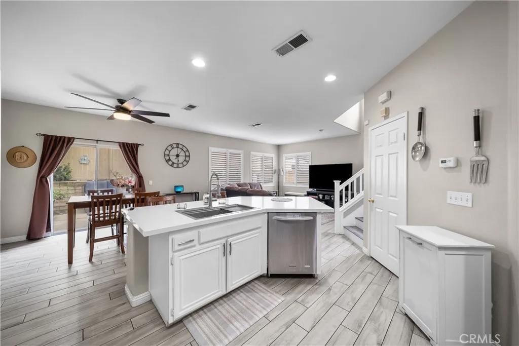 1506 Los Santos Court