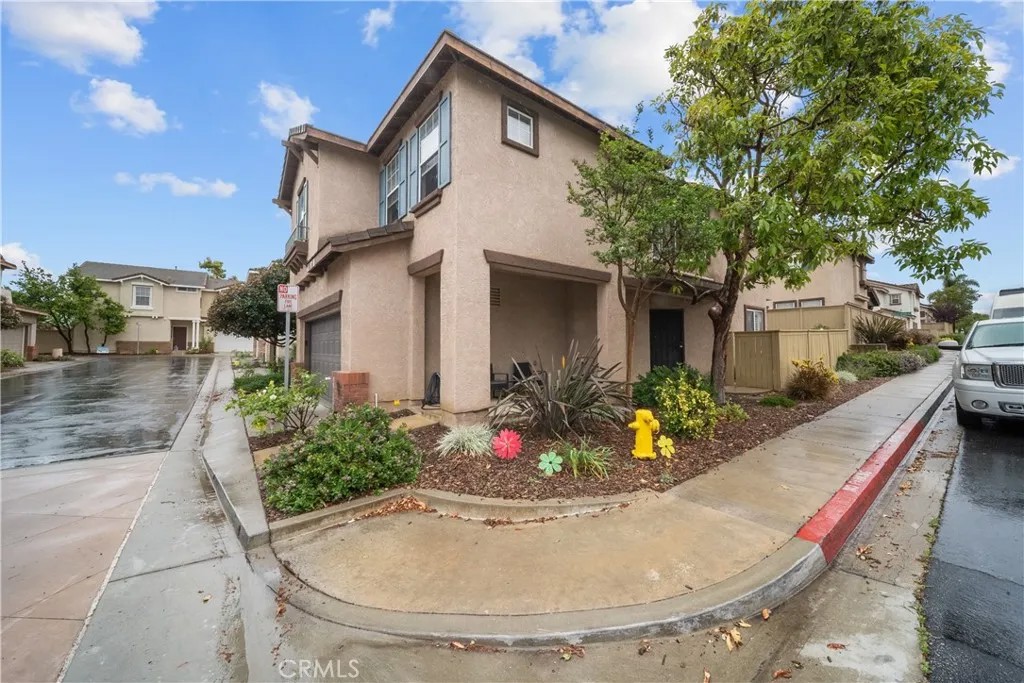 1506 Los Santos Court