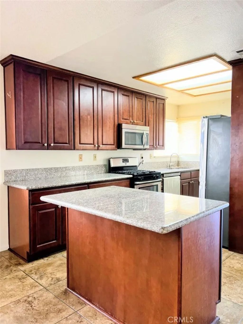 Photo of 446 Camino Corto, San Jacinto, CA 92582 (MLS # CV25233455)