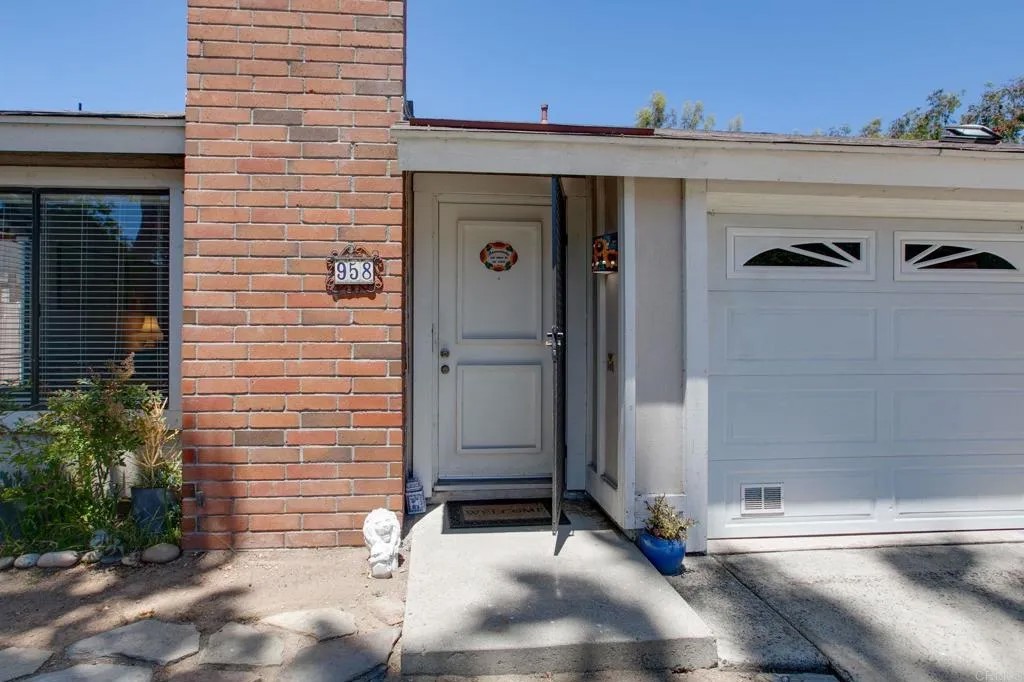 958 Woodgrove Dr