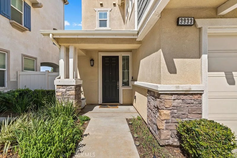 3933 Iron Mountain