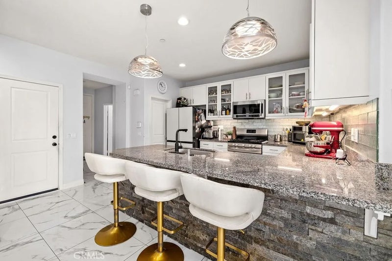 3933 Iron Mountain
