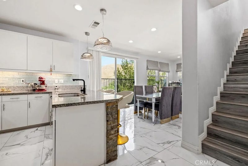 3933 Iron Mountain