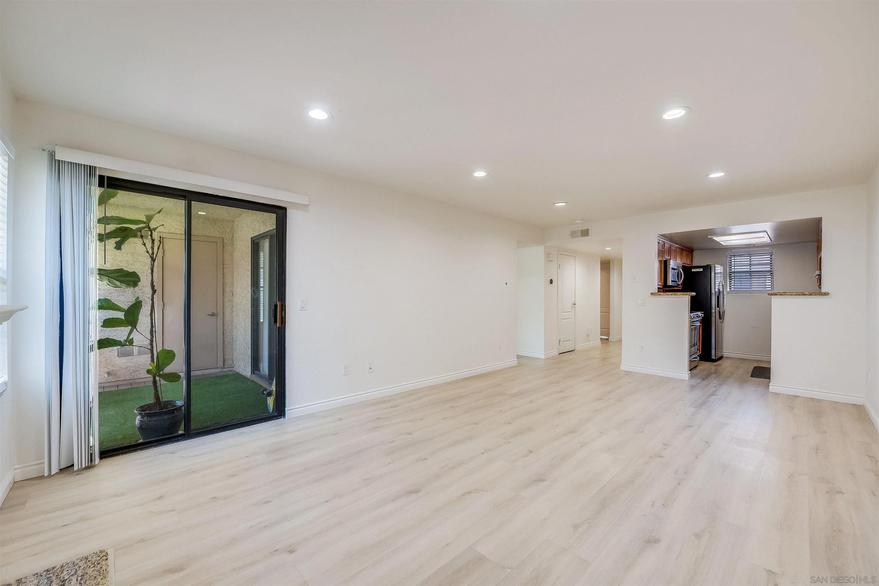 12051 Alta Carmel Ct 208