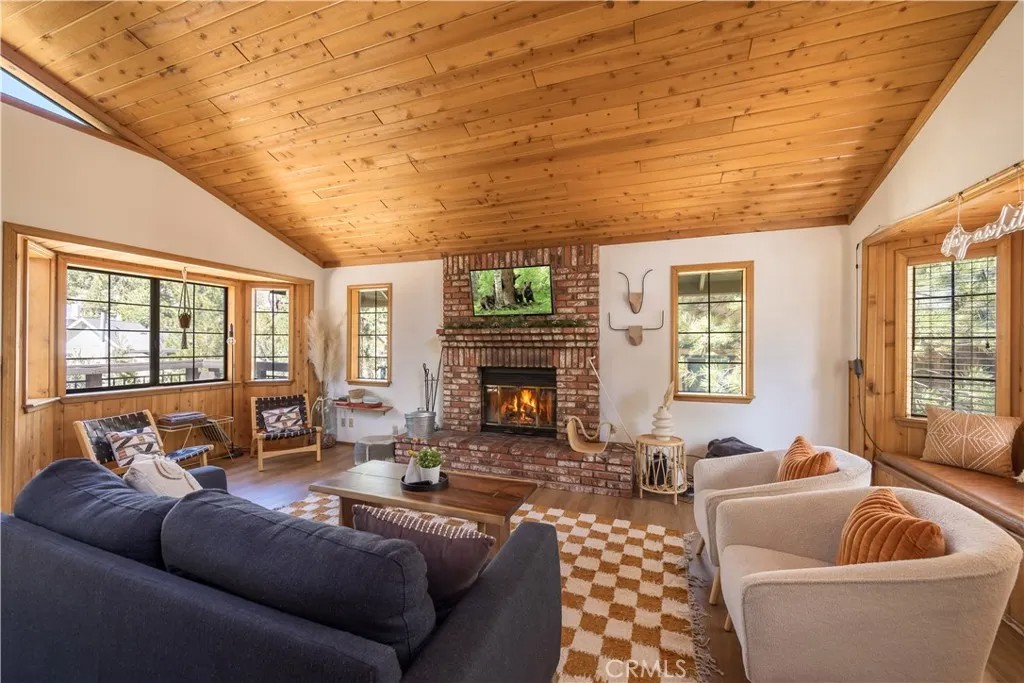 42672 Juniper Drive