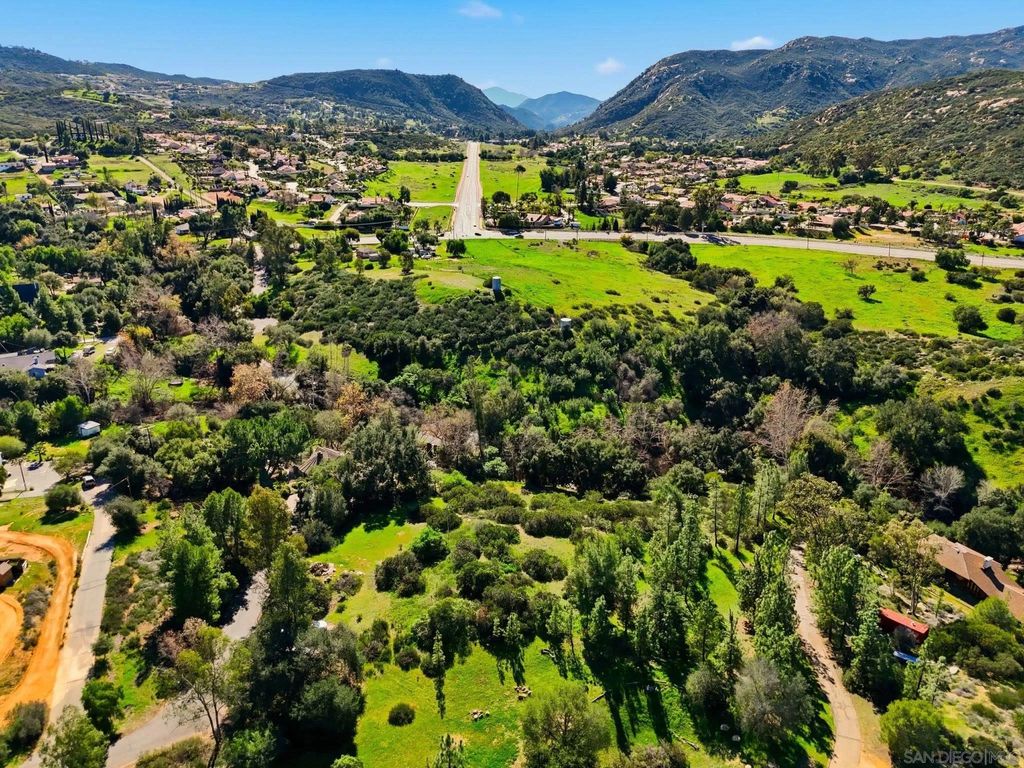 Photo of 432 Arnold Way, Alpine, CA 91901 (MLS # 260005173)