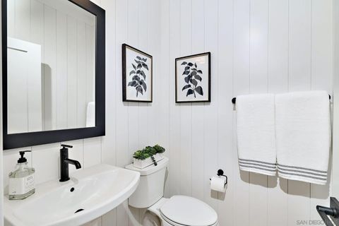 Tiny photo for 557 N Vulcan Ave, Encinitas, CA 92024 (MLS # 250040806)