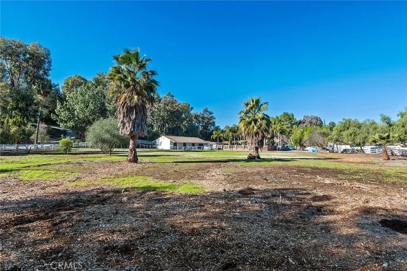 5546 PARADISE VALLEY