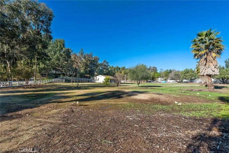 5546 PARADISE VALLEY
