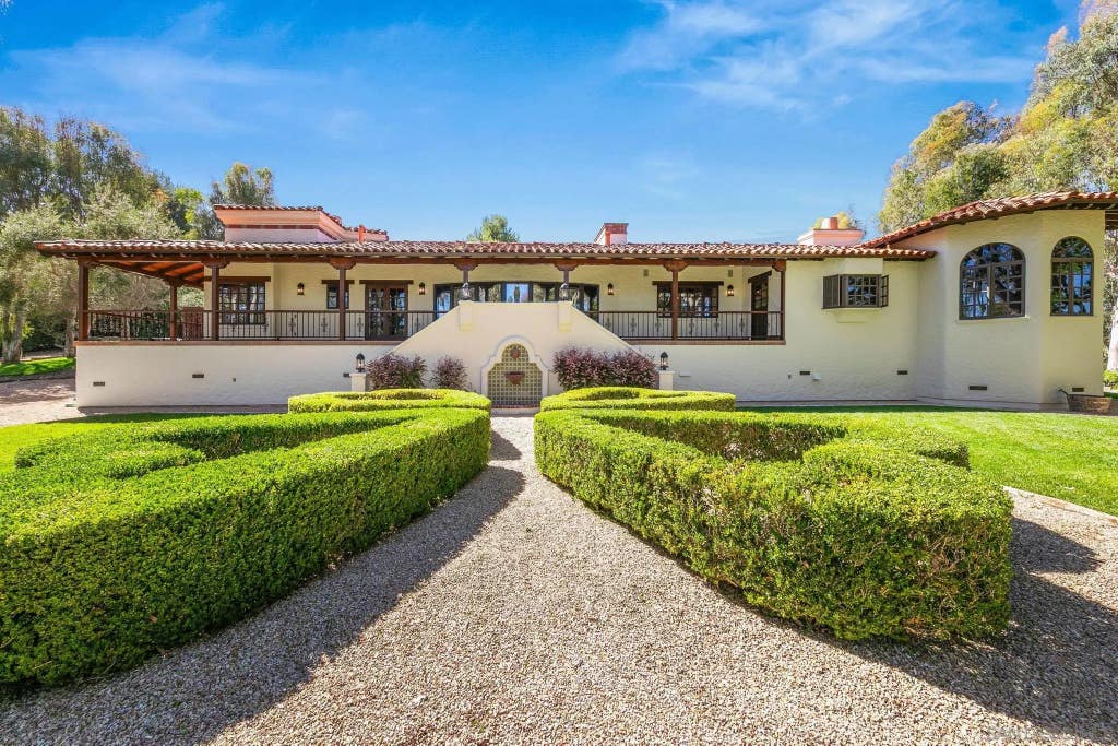Photo of 5443 Calzada Del Bosque, Rancho Santa Fe, CA 92067 (MLS # 260014701)