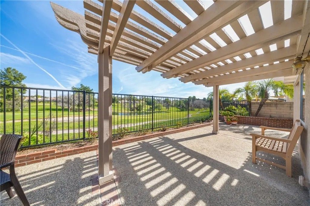 Photo of 40466 Via Estrada, Murrieta, CA 92562 (MLS # SW26035425)