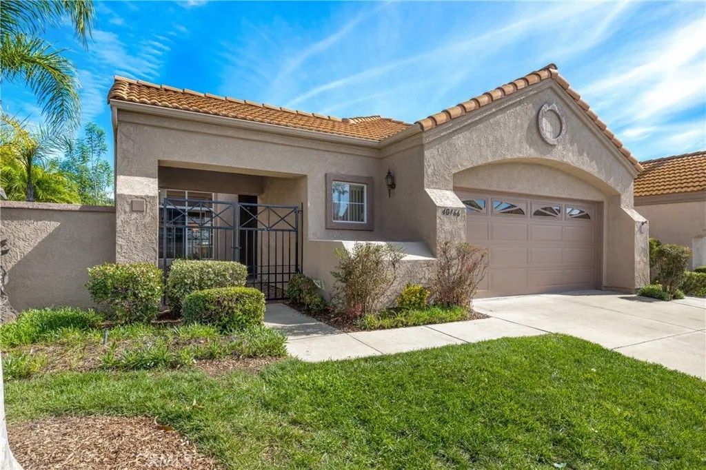 Photo of 40466 Via Estrada, Murrieta, CA 92562 (MLS # SW26035425)