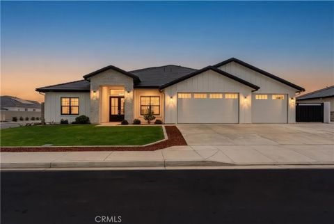 Photo of 16729 Starview Court, Bakersfield, CA 93314 (MLS # PI26021017)