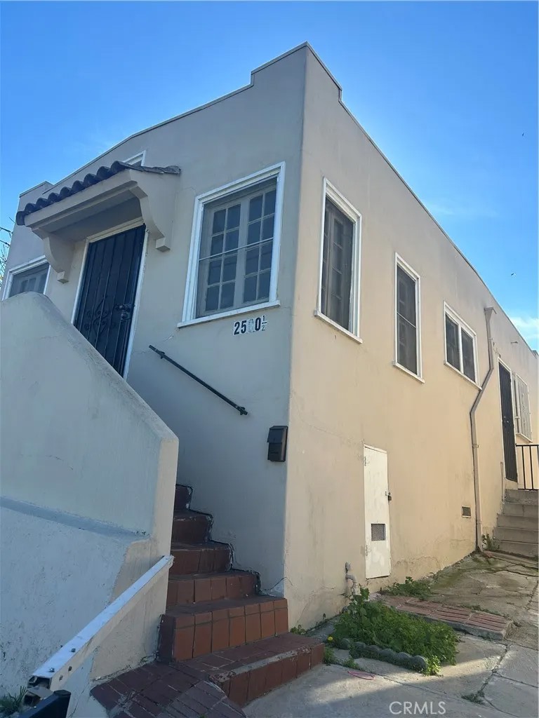 2500 Ganahl